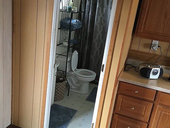 Full bathroom 
