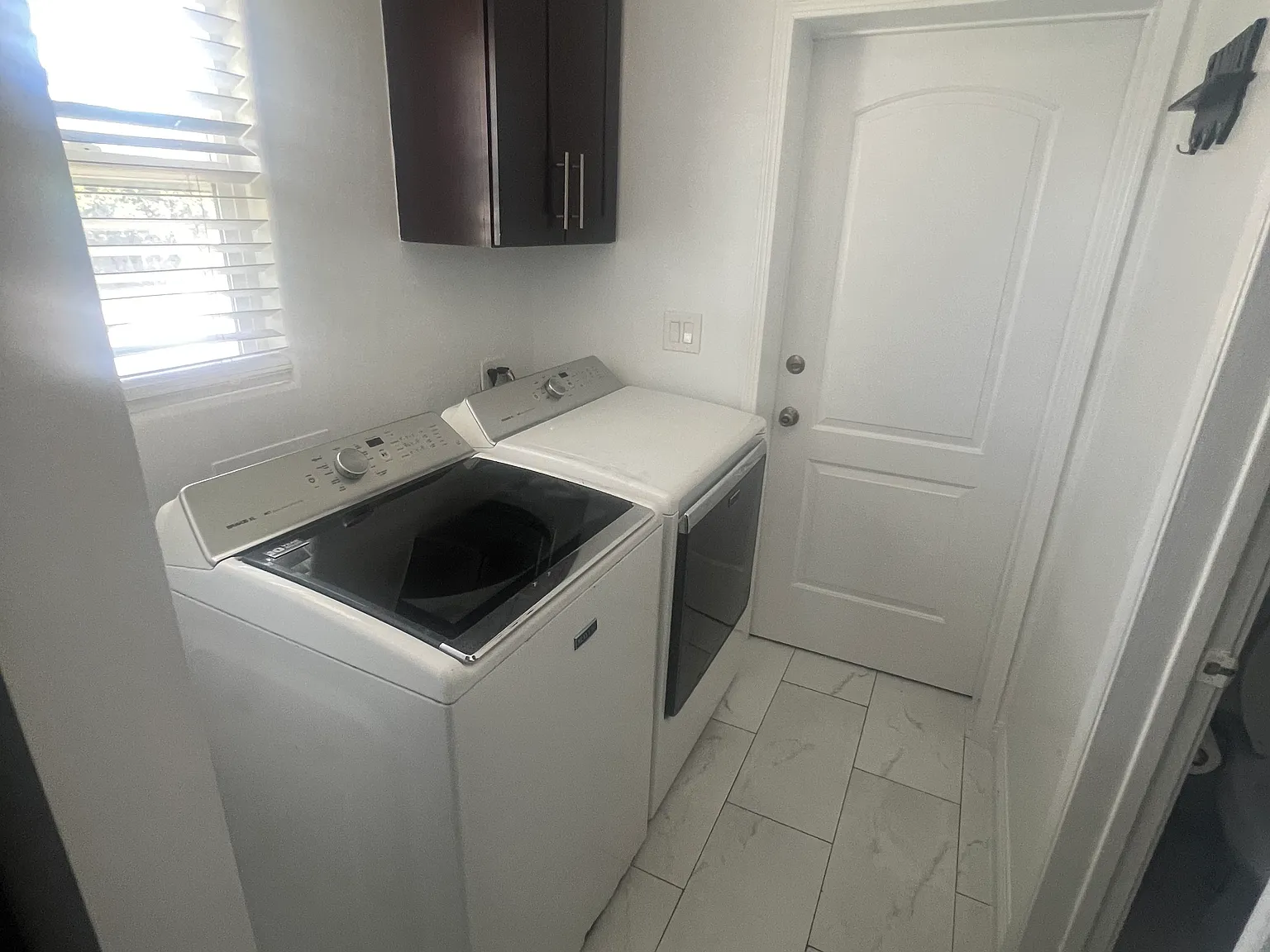 3 bed, 1358 sqft, $3,700 — Photo 2