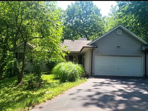 739 Spring Garden Dr, Saint Louis, MO 63137