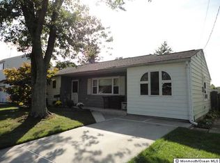 17 Clover Dr, Hazlet, NJ 07730