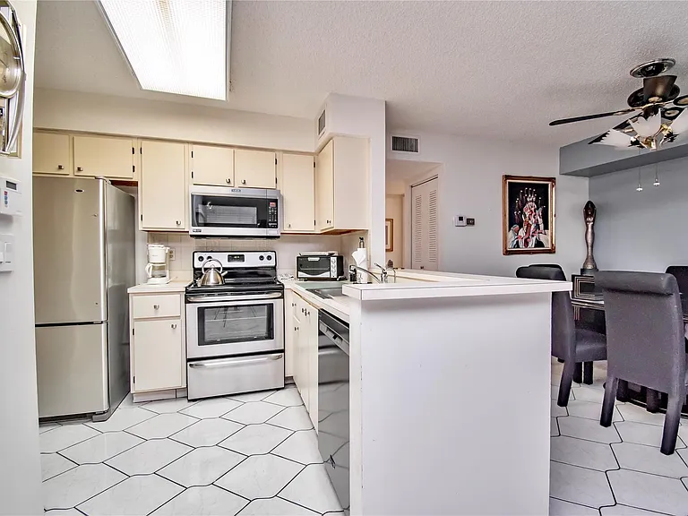 14895 Builtmore Way — Photo 4
