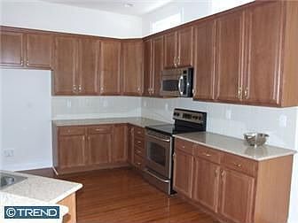 1st image of 106 S Valentine Dr