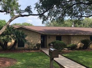 505 Brodie St, Edna, TX 77957