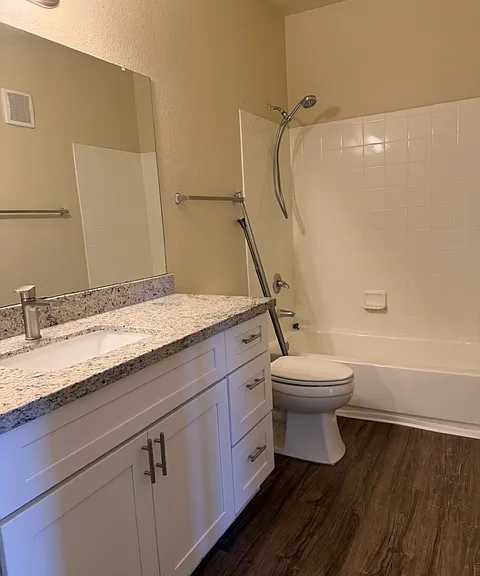 1941 S Pierpont Dr — Photo 4