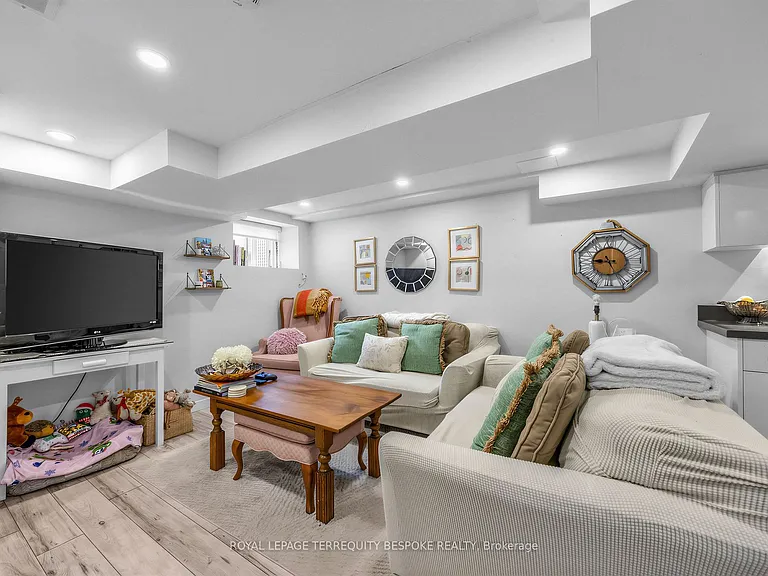 61 Chelsea Ave #1 — Photo 8