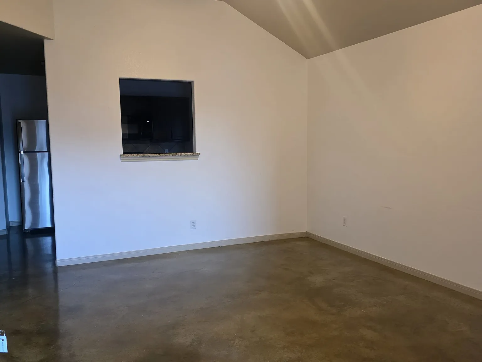 3 bed, 1332 sqft, $1,650 — Photo 2
