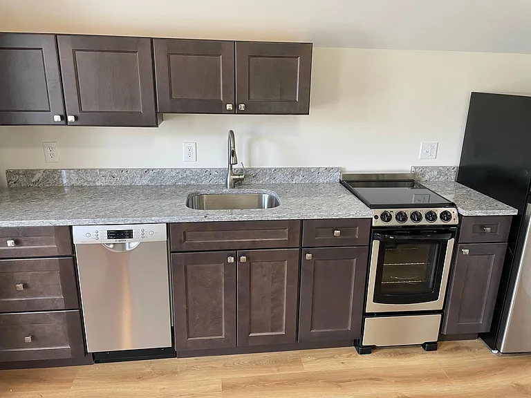 135 Whipple Rd — Photo 3