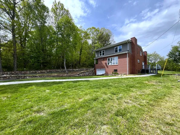 353 Greenbriar Rd, Hillsville, VA 24343