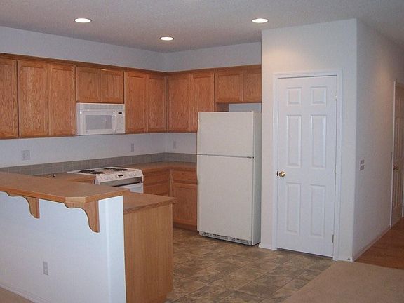 3rd image of 6561 NE Forest Ln