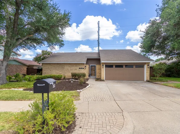 3112 Manchester Cir, Bedford, TX 76021