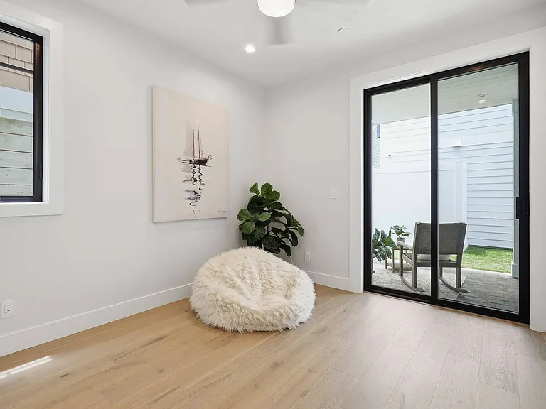 845 G Ave — Photo 17