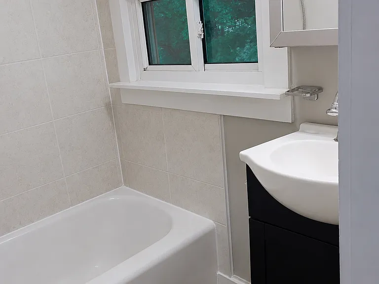 114 Messer St #4 — Photo 11