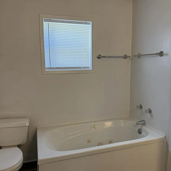 628 E Bowman St — Photo 13