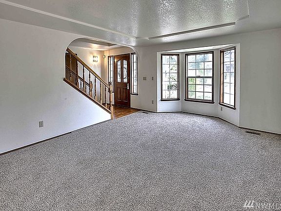 3rd image of 310 Marietta Pl