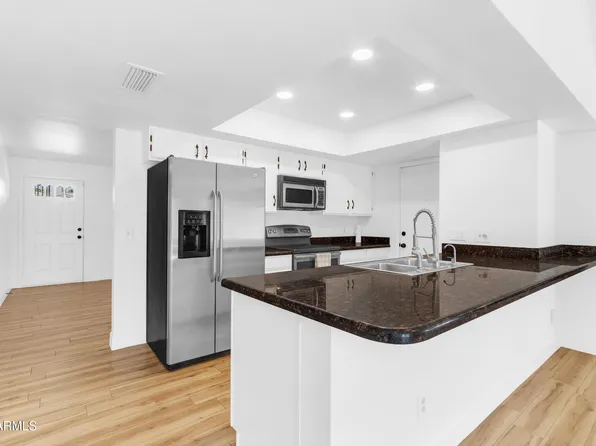 5015 E SHOMI Street, Phoenix, AZ 85044