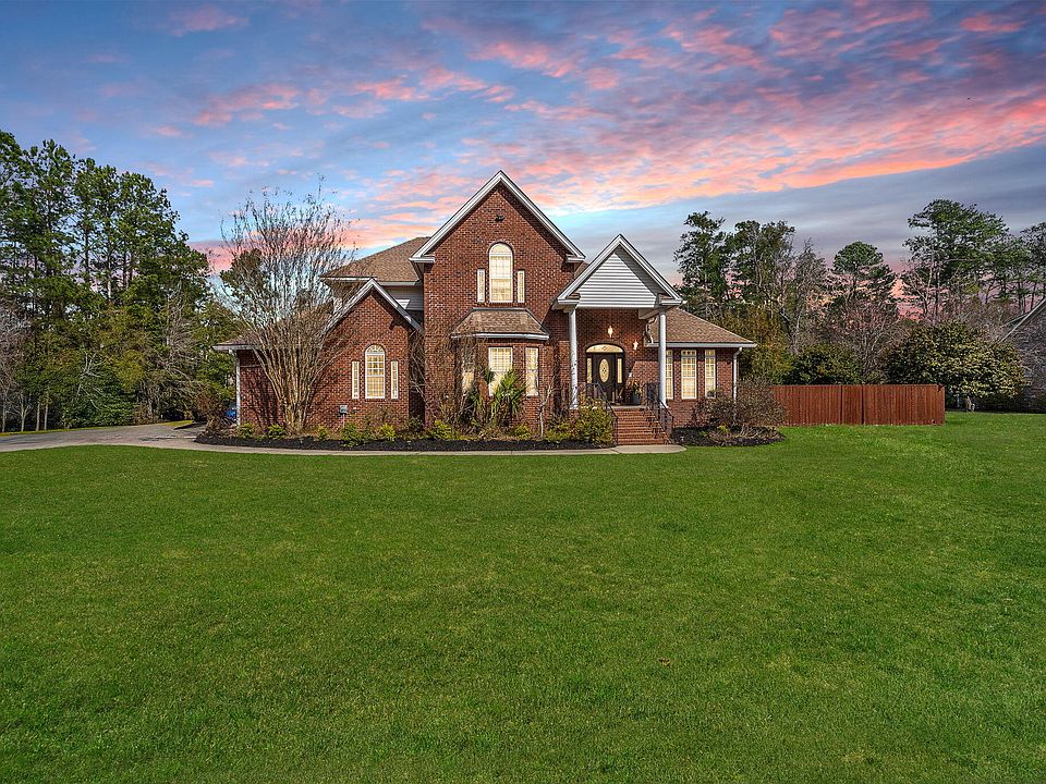 1st image of 121 Wintergreen Rd