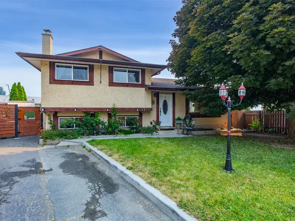 2199 Perryville Pl, Kamloops, BC V2B 7Y1