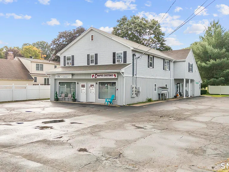 184 Maple St — Photo 15