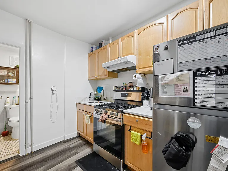 351 W 47th St #3F — Photo 3