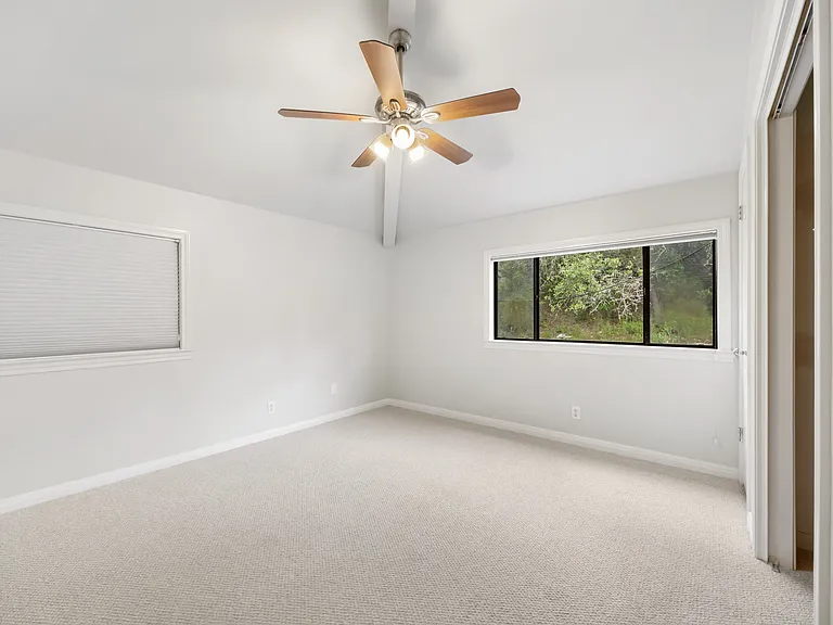 306 Pleasant Dr — Photo 16
