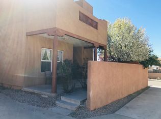 6787 Camino Rojo, Santa Fe, NM 87507