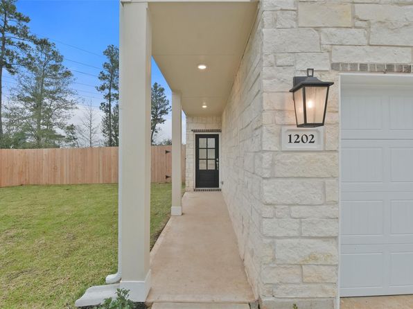 1202 Tessa Forest Ct, Conroe, TX 77301