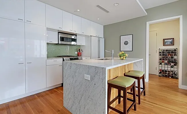 Rented by Compass | media 9