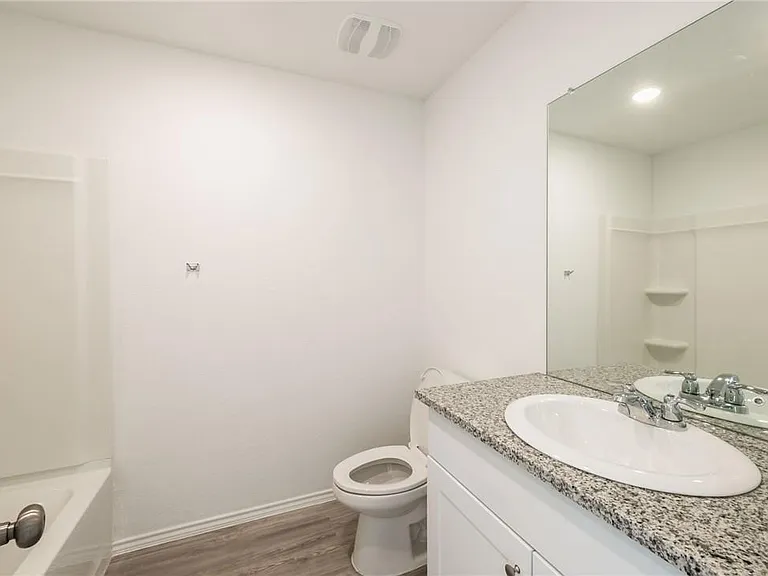 2867 Rosefinch — Photo 11
