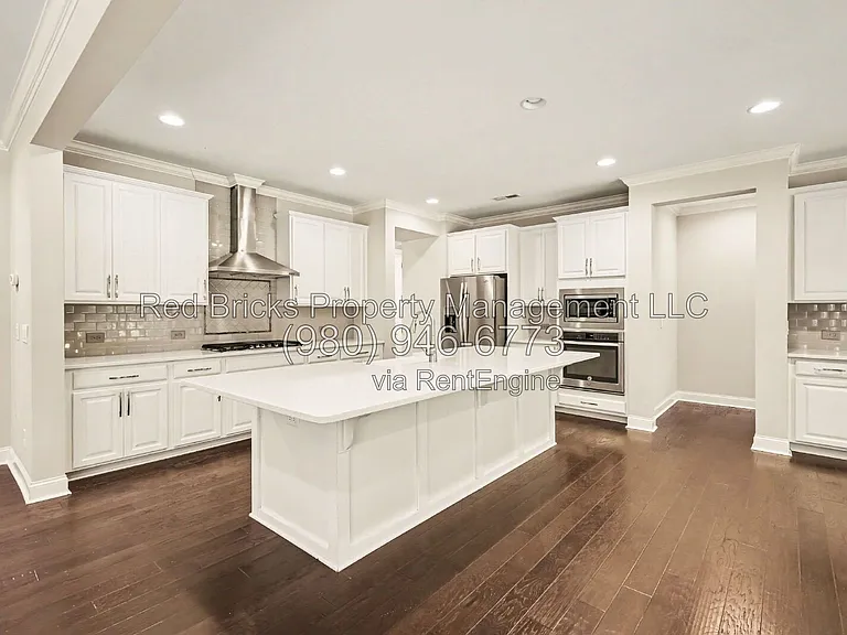 145 Barclay Dr — Photo 13