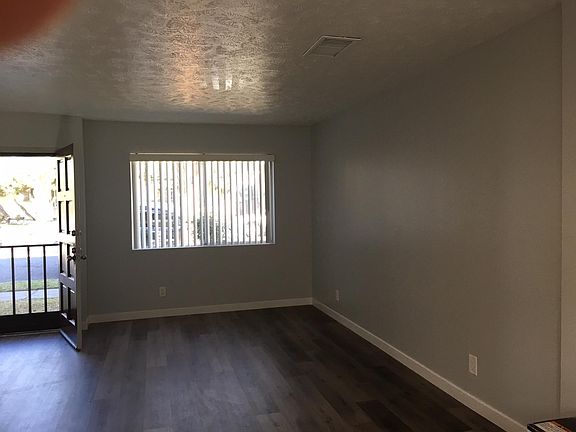 New wood laminate flooring