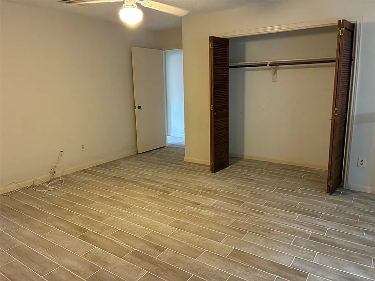 13784 Hollowgreen Dr — Photo 13