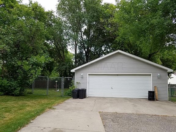 26 x 26 Garage with fenced yard
