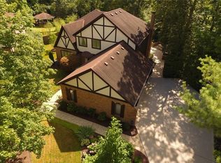 9410 Kings Ct, Brecksville, OH 44141