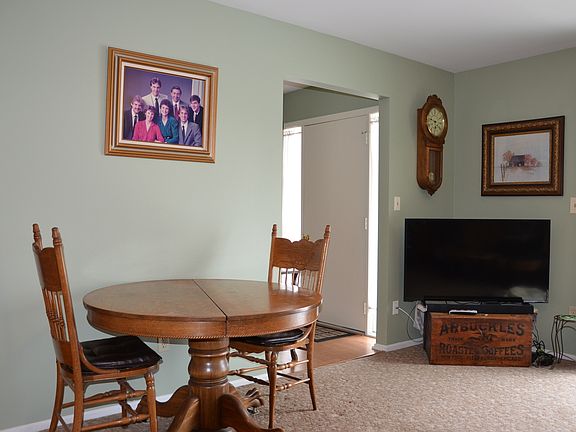 4th image of 4910 W Oakwood Dr APT B