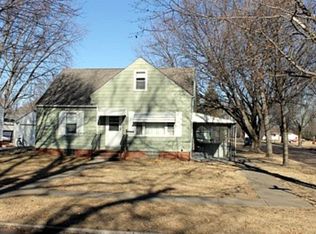 608 E Iowa Ave, George, IA 51237