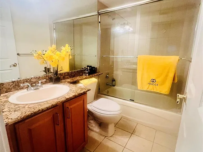 151 NE 16th Ave #162 — Photo 7