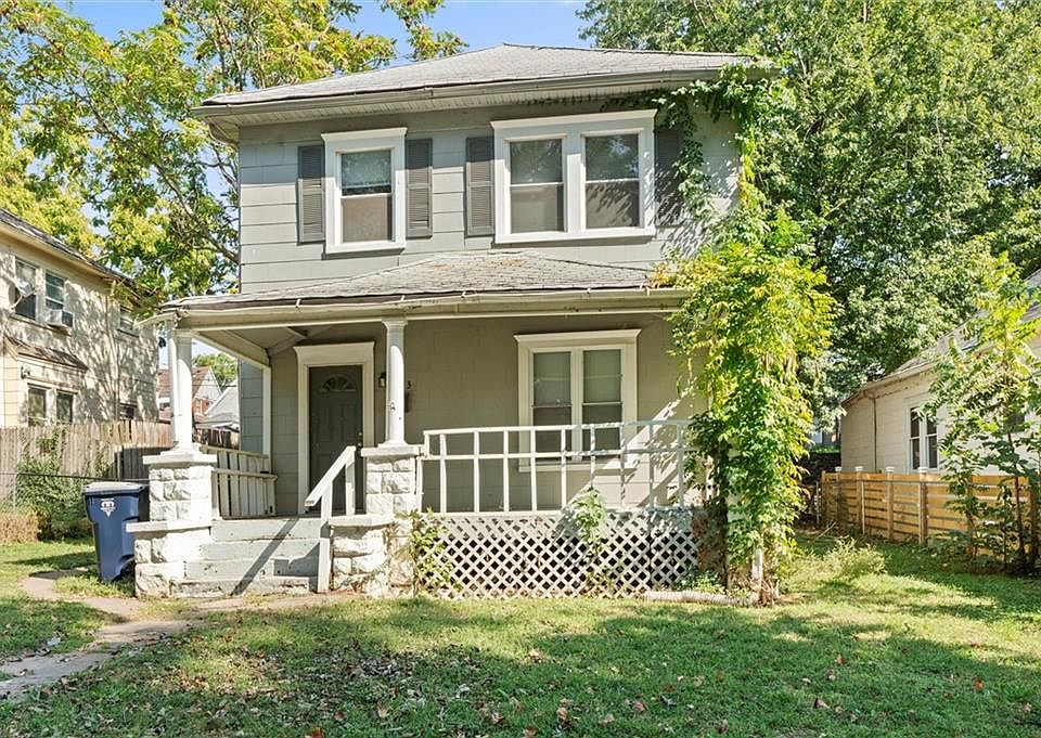 1st image of 323 N Oakley Ave