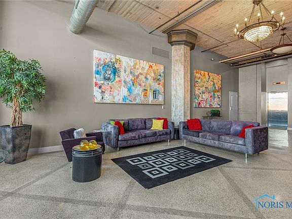 3rd image of 745 Washington St APT 307