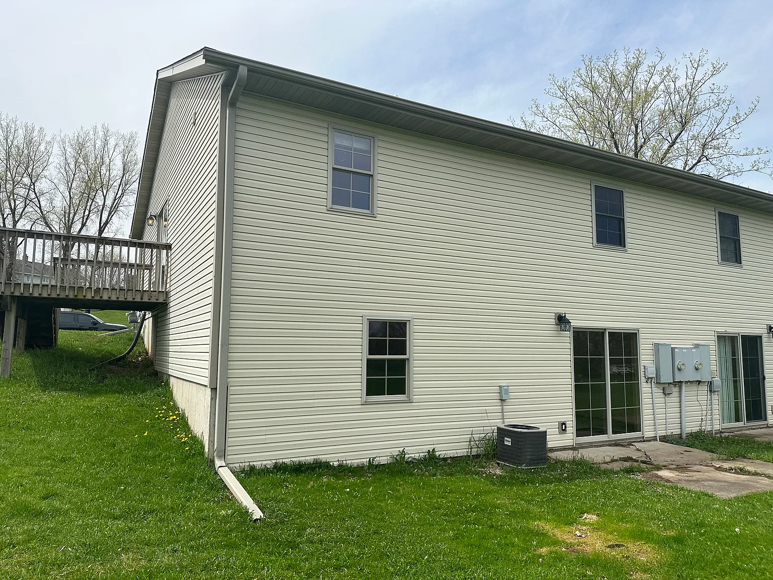 3 bed, 1800 sqft, $1,600 — Photo 2