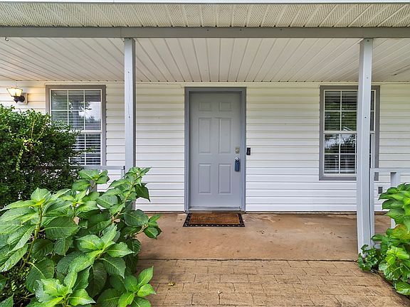 3rd image of 2503 W Ravenswood Dr