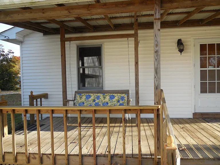 1423 Old Ford Rd — Photo 14