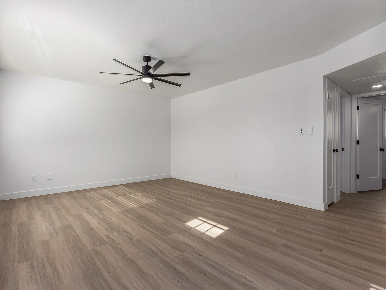 2 bed, 900 sqft, $1,460 — Photo 4