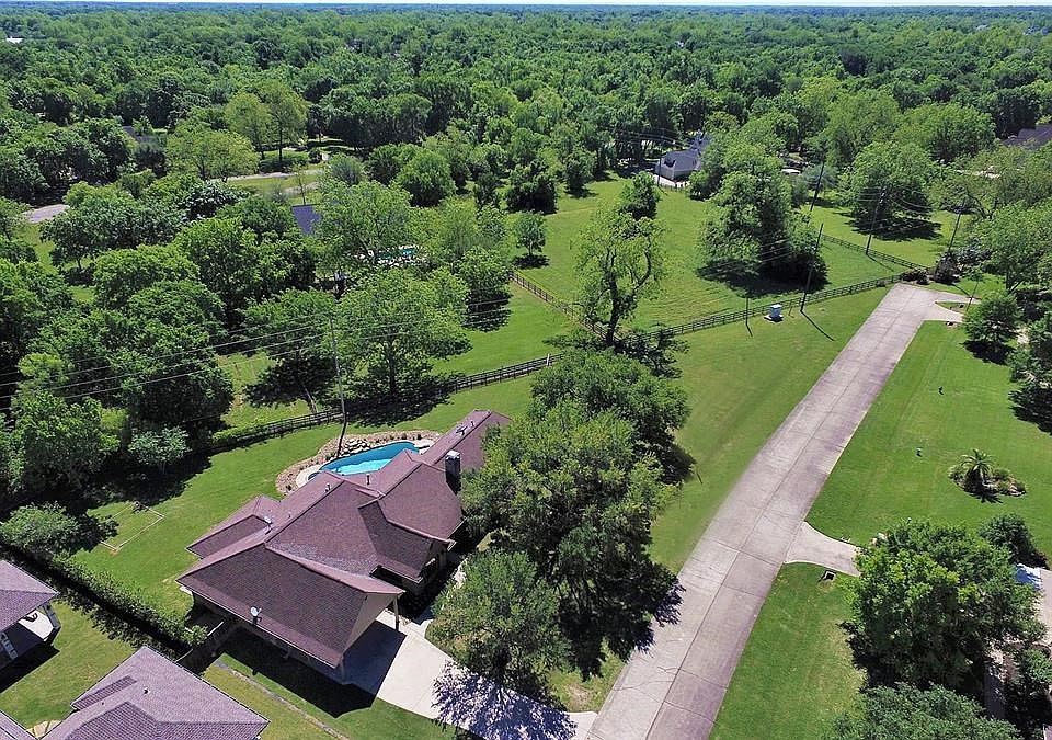 Welcome to Weston Lakes and 5415 Waterbeck Street located on a Huge 3/4 Acre Lot with a Pool/Spa!