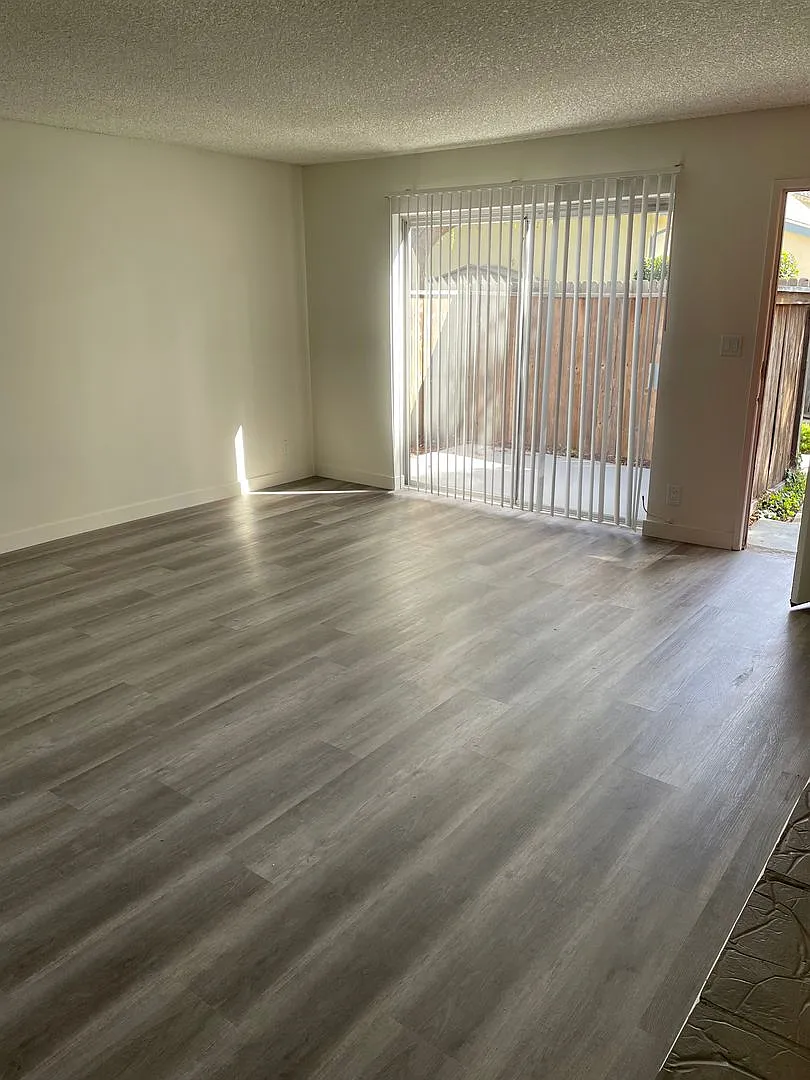 088 - Villa De Hacienda Apartments — Photo 2