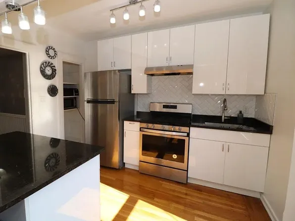 (undisclosed Address), Ridgewood, NY 11385