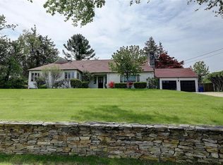 18 Algonquin Dr, Warwick, RI 02888