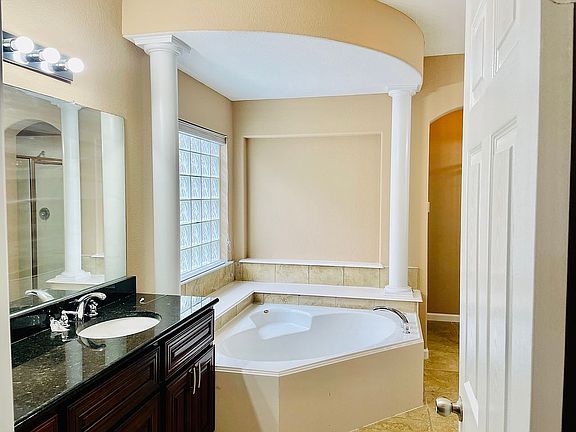 Master bathroom 