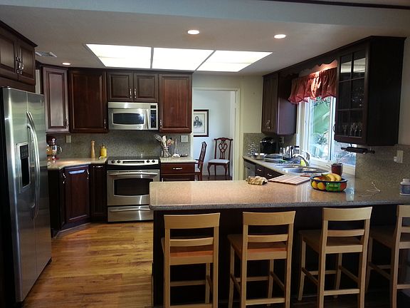 3rd image of 6325 Capricorn Ave