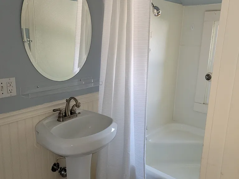 1909 Cedar St #D — Photo 8