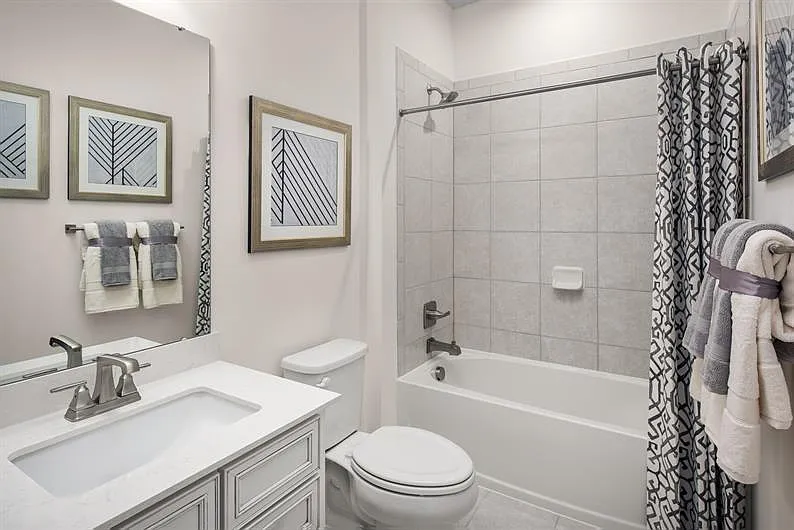 3 bed, 2247 sqft, $2,850 — Photo 4